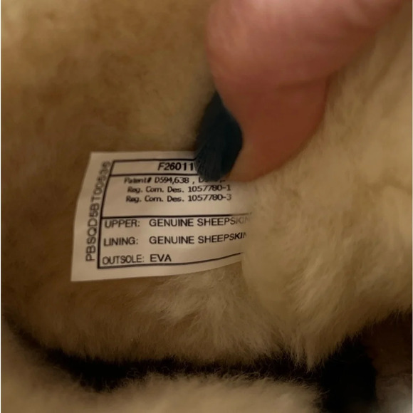 UGG Silver Glitter Metallic Bailey Boots Leather Shearling Fur Button Si… - Picture 10 of 10